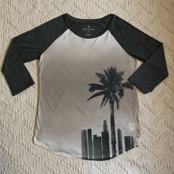 American Eagle Outfitters Tops - 🦅 American Eagle Outfitters Tee women’s medium